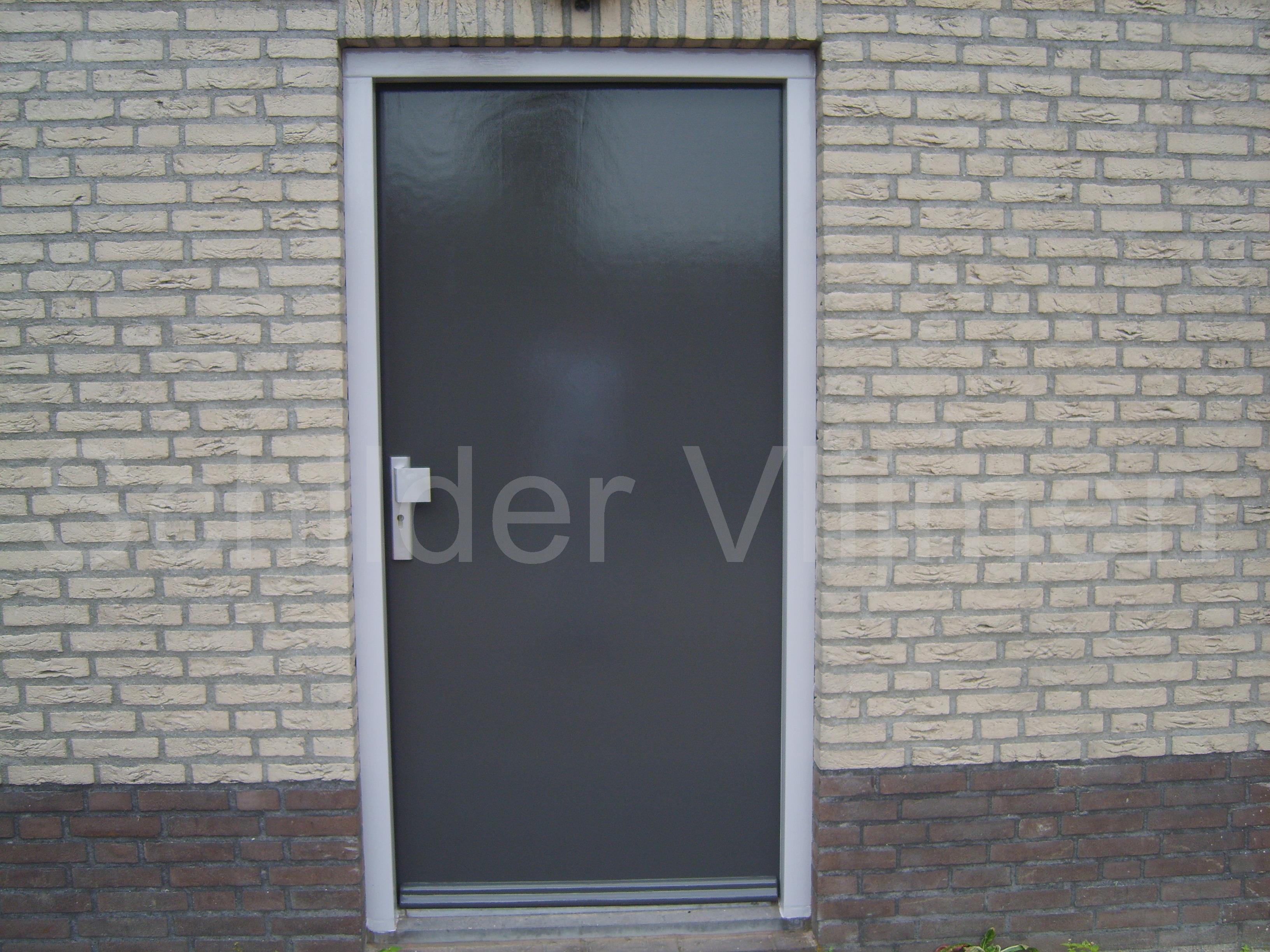 Zijdeur woonhuis Vlijmen in anthraciet en wit